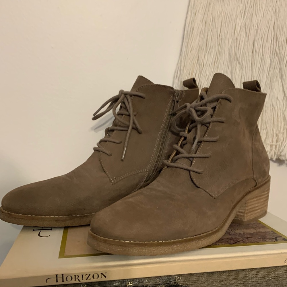 Lucky Brand Tan Laced Ankle Boots - Picture 2 of 8